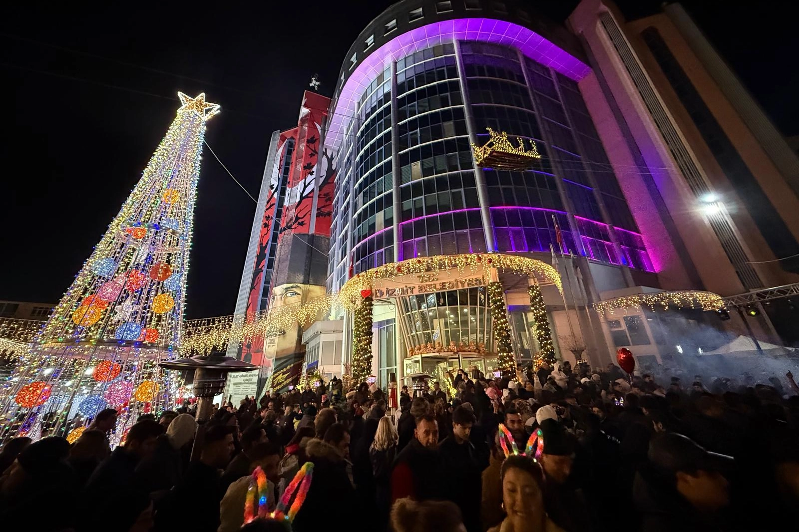 İzmitliler 2026&rsquo;ya Belsa Meydanında &lsquo;Merhaba&rsquo; Dedi