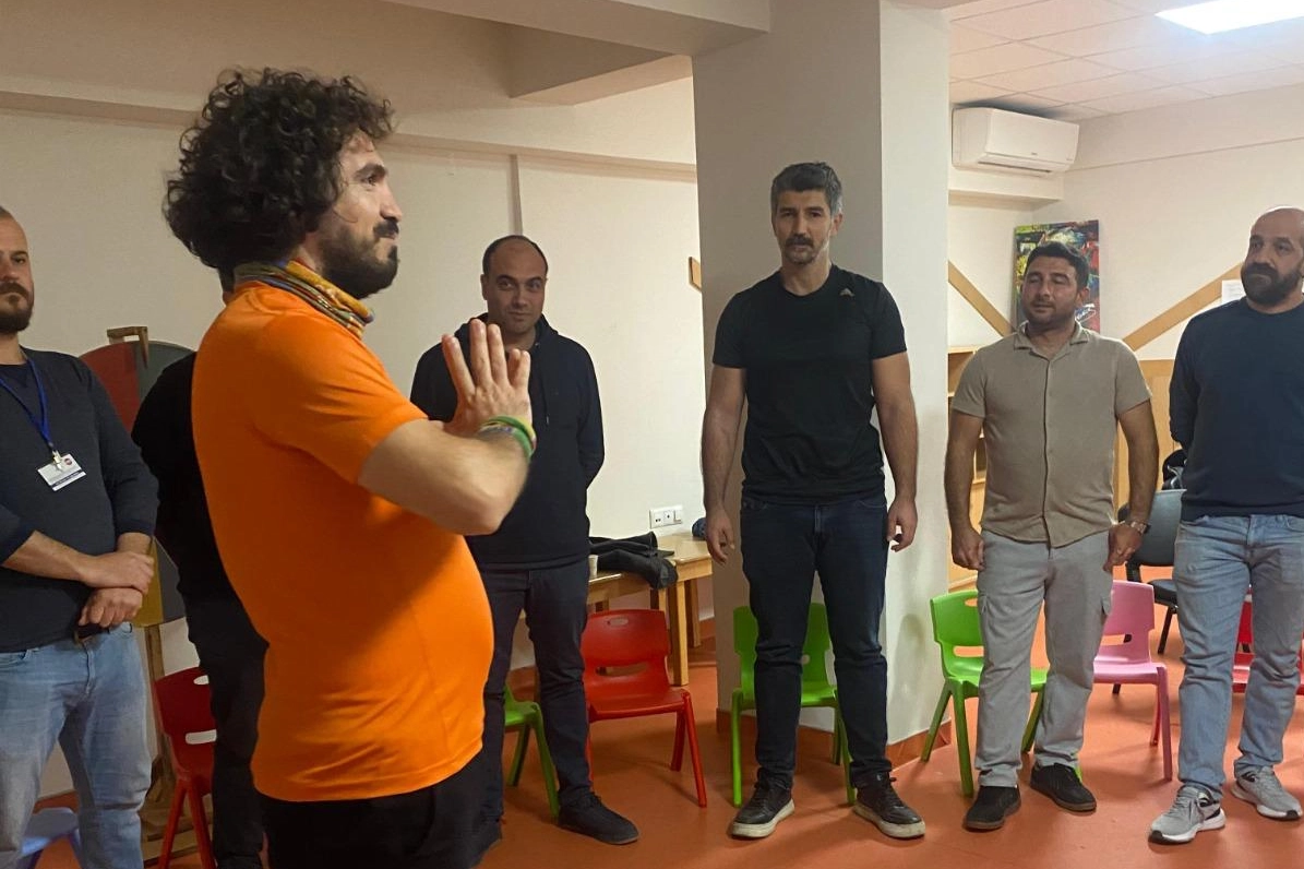 İzmirli Babalar &ldquo;Yeni Nesil Babalığı&rdquo; &Ouml;ğreniyor