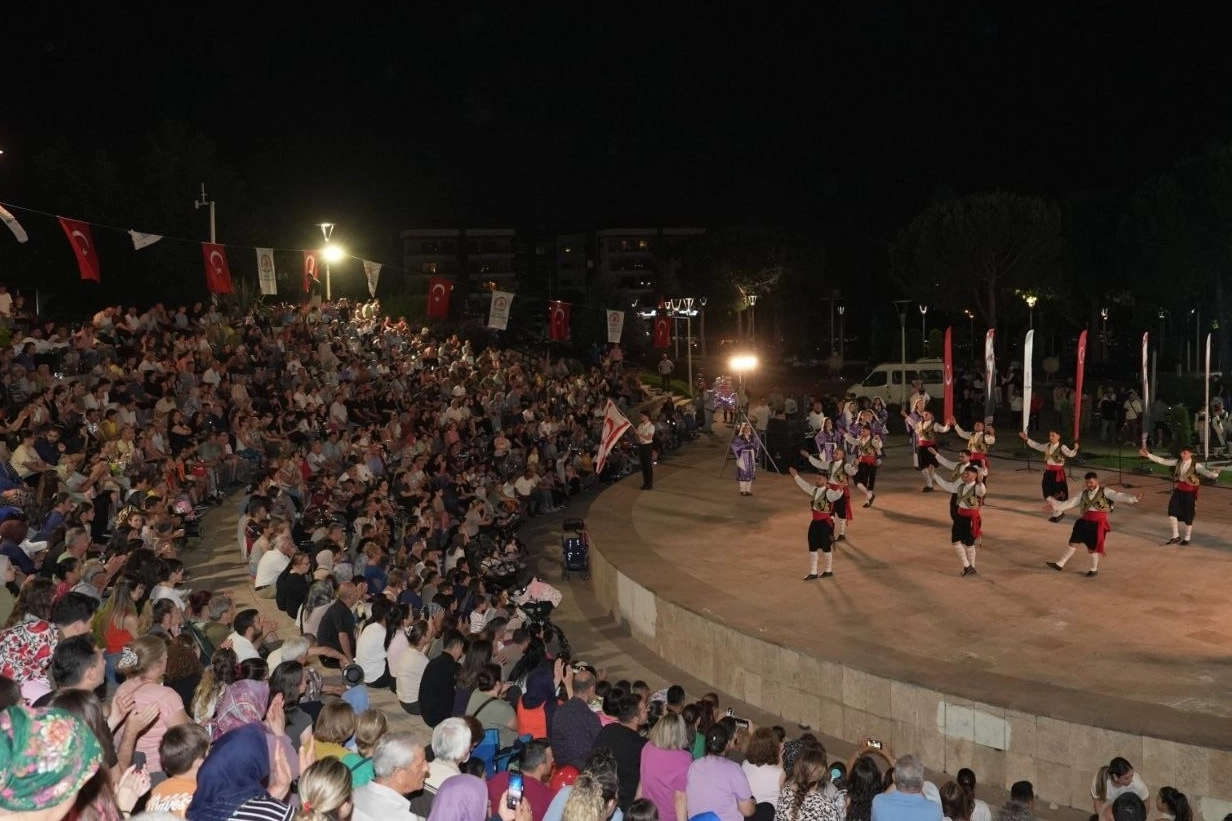 Denizli&rsquo;de D&uuml;nya R&uuml;zgarı Esiyor