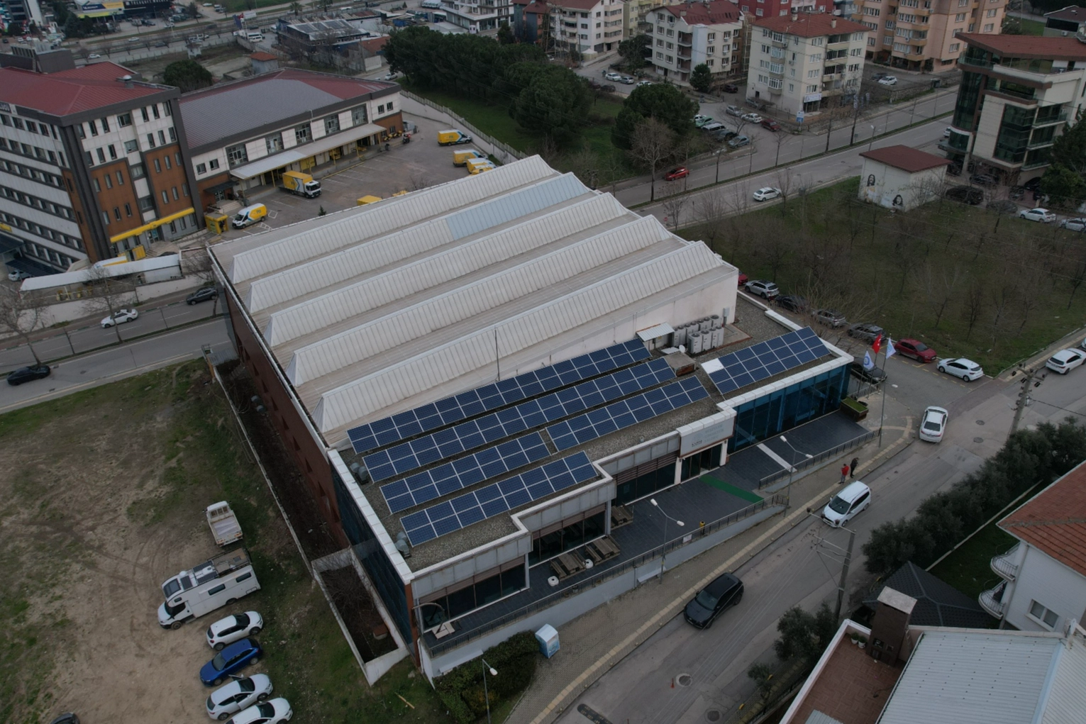 Nil&uuml;fer Belediyesi G&uuml;neş Enerjisinde Vites Y&uuml;kseltti