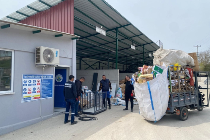 Kandıra&rsquo;da Atıklar Ekonomiye D&ouml;n&uuml;ş&uuml;yor