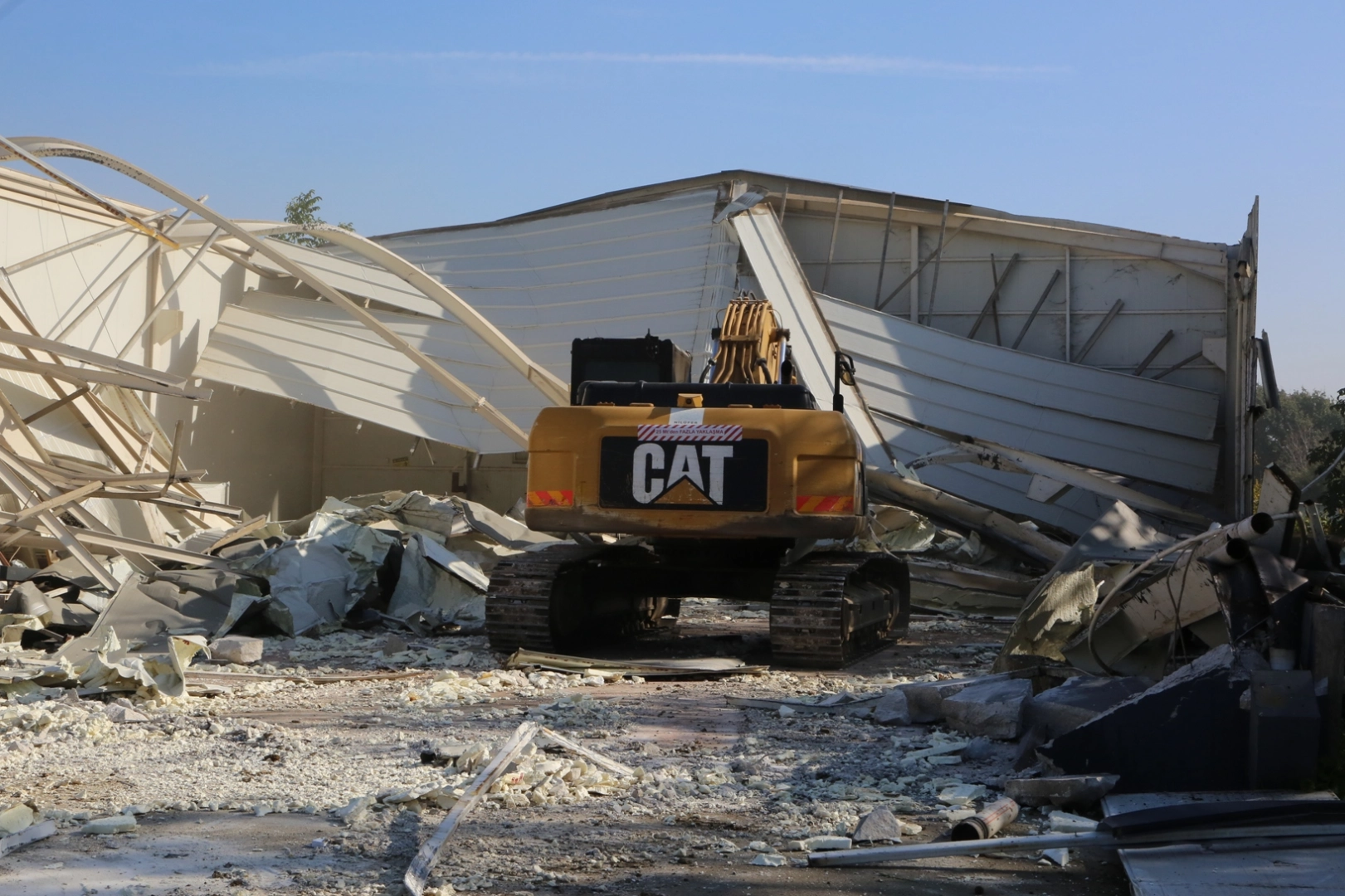 Nilüfer’de İmara Aykırı İki Yapı Yıkıldı