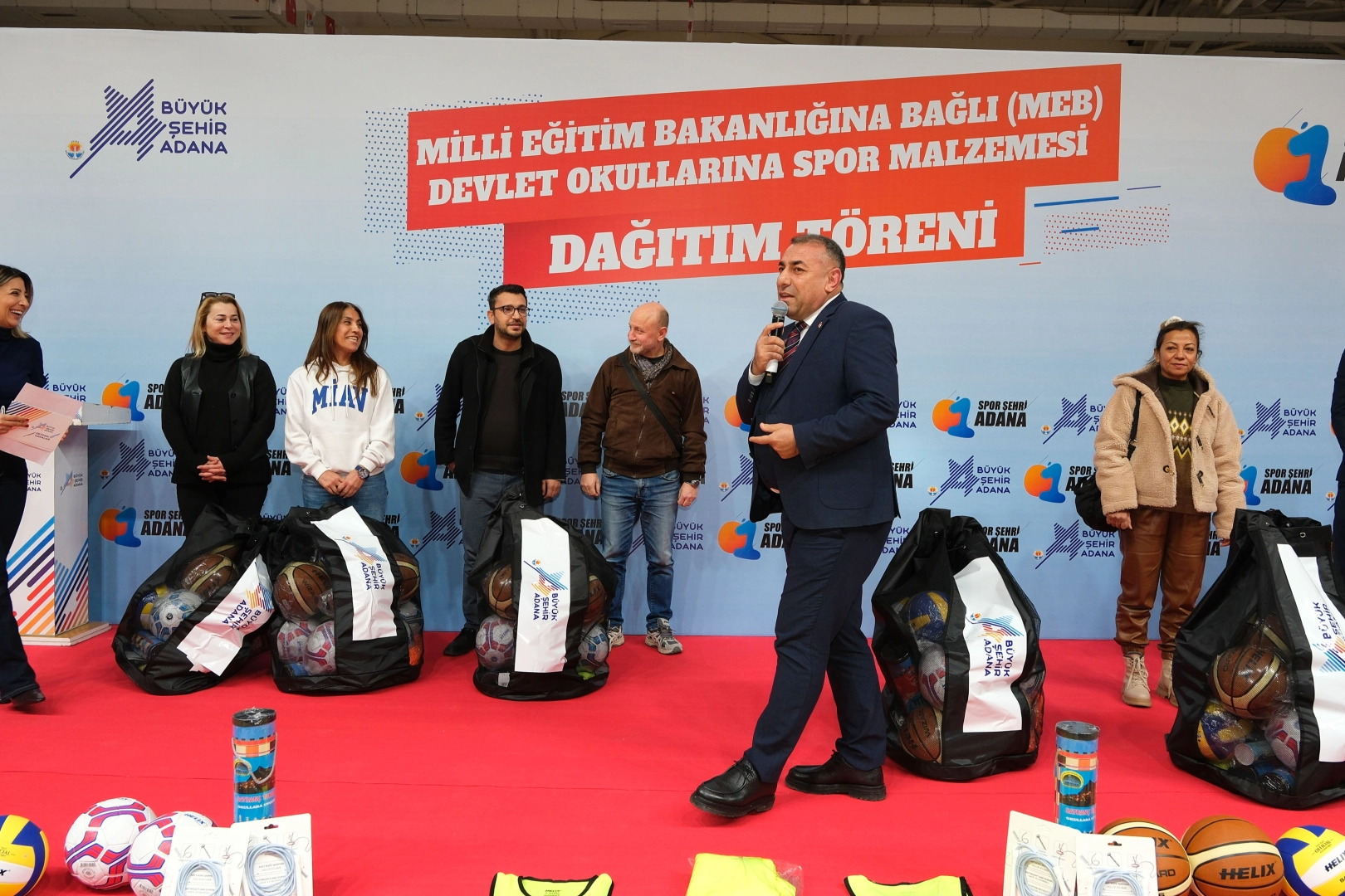 500 Okula Spor&nbsp;Malzemesi Dağıtıldı
