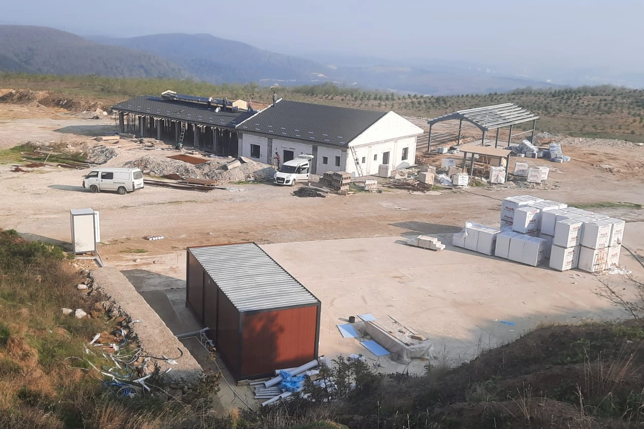 İzmit Belediyesi Dost Pati Yaşam Alanı’nda Çalışmalar Tüm Hızıyla Devam Ediyor