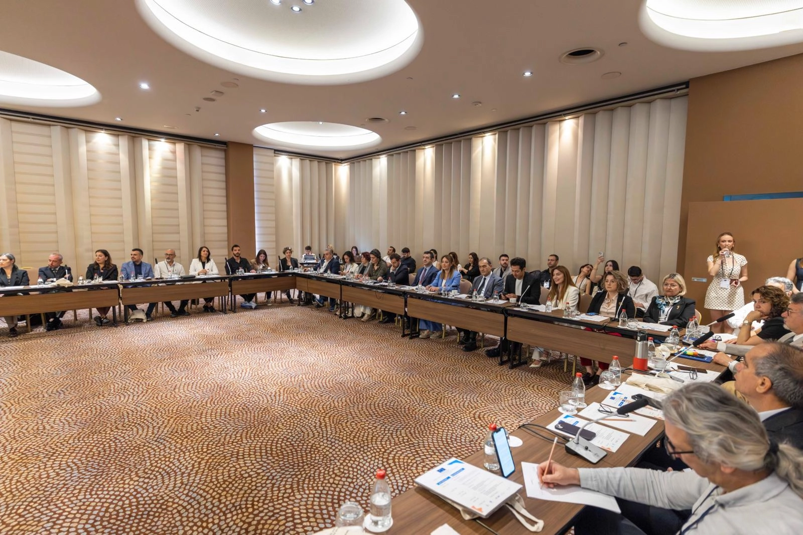İzmir&rsquo;de Veri Temelli Dayanışma Modeli