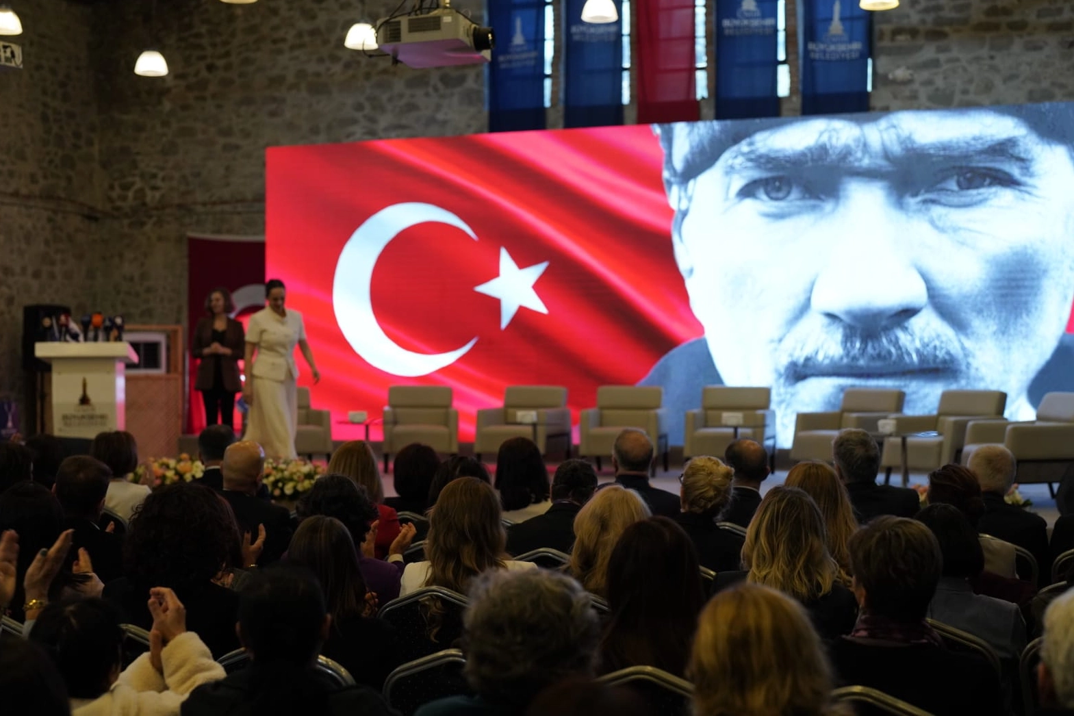 Kadınlar İzmir&rsquo;den Ses Verdi