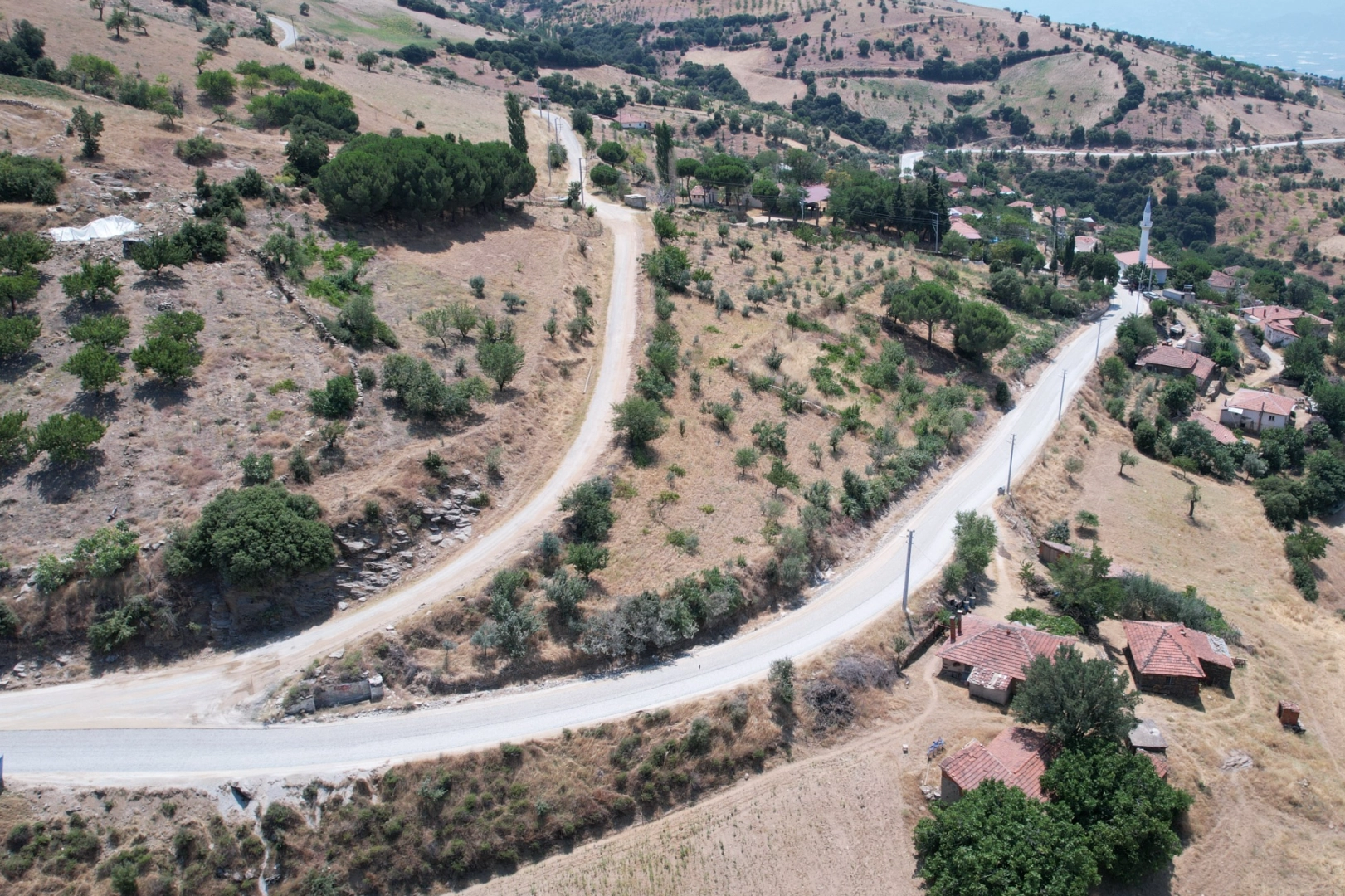 Manisa B&uuml;y&uuml;kşehir&rsquo;den Kula&rsquo;da 12,5 Kilometrelik Yol Hamlesi