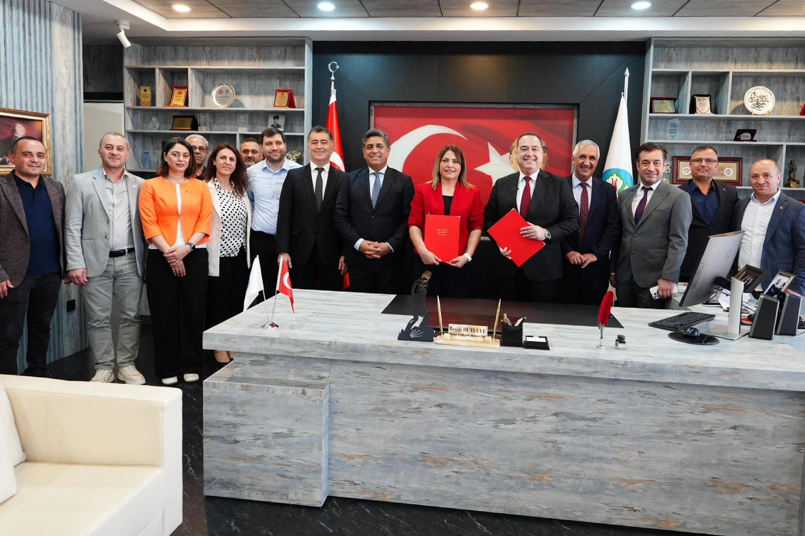 Manisa B&uuml;y&uuml;kşehir&rsquo;den İş&ccedil;ilere Prim ve Eğitim M&uuml;jdesi