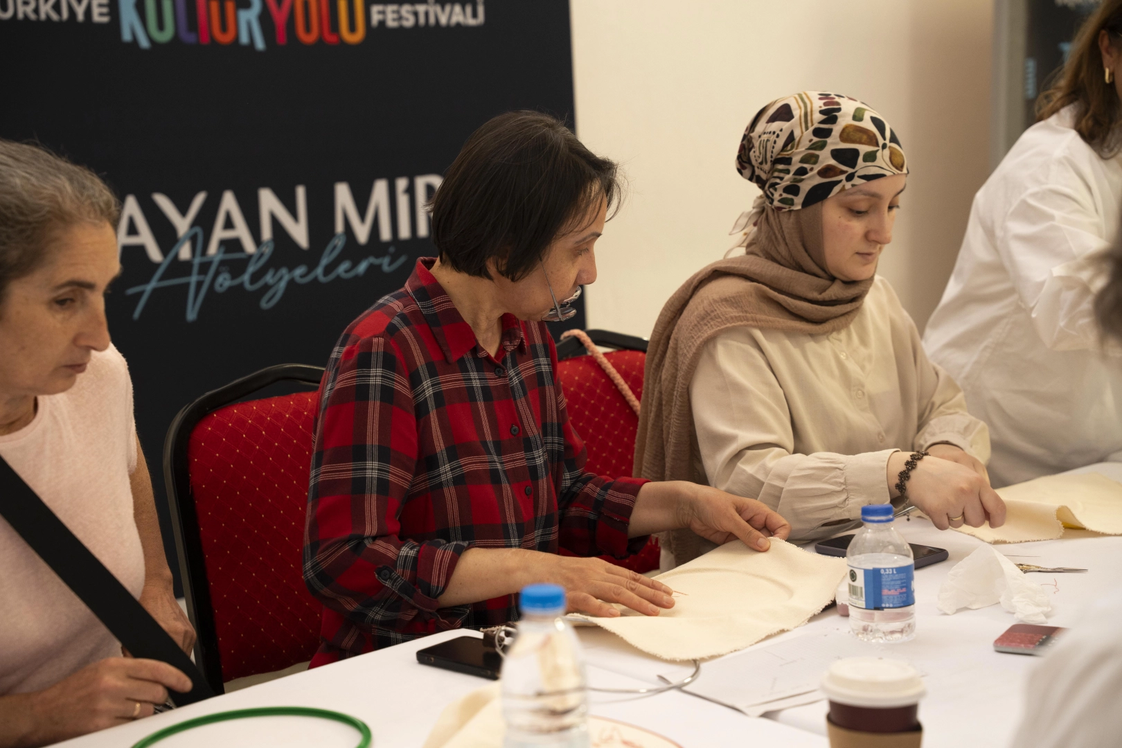 Aydın K&uuml;lt&uuml;r Yolu Festivali&rsquo;nde Geleneksel El Sanatları İlgi Odağı Oldu