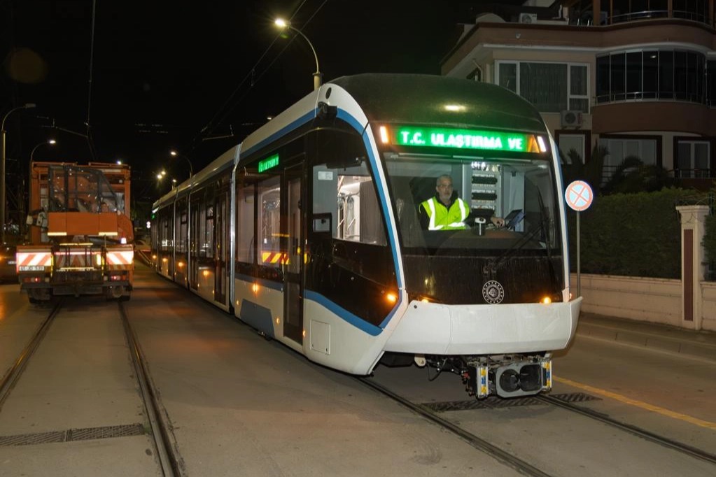 Kocaeli'nde&nbsp;Tramvayların 5'i Bir Yerde, Ulaşım Hızlı ve G&uuml;vende