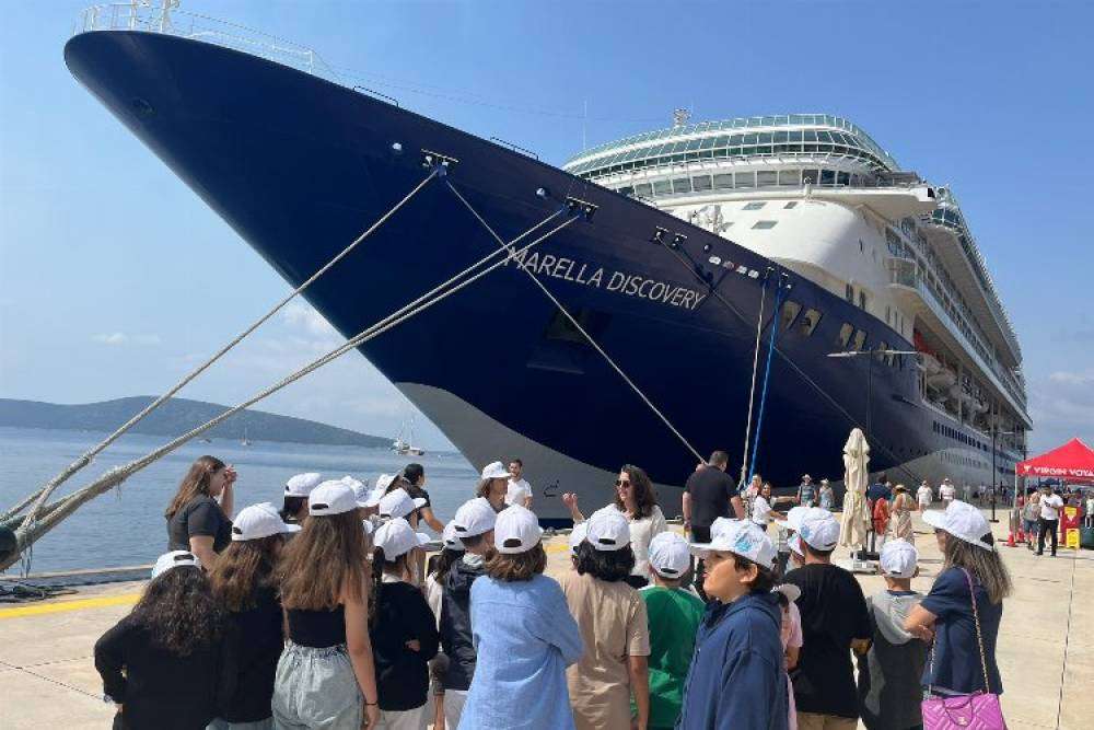 Bodrum'da çocukların kruvaziyer heyecanı