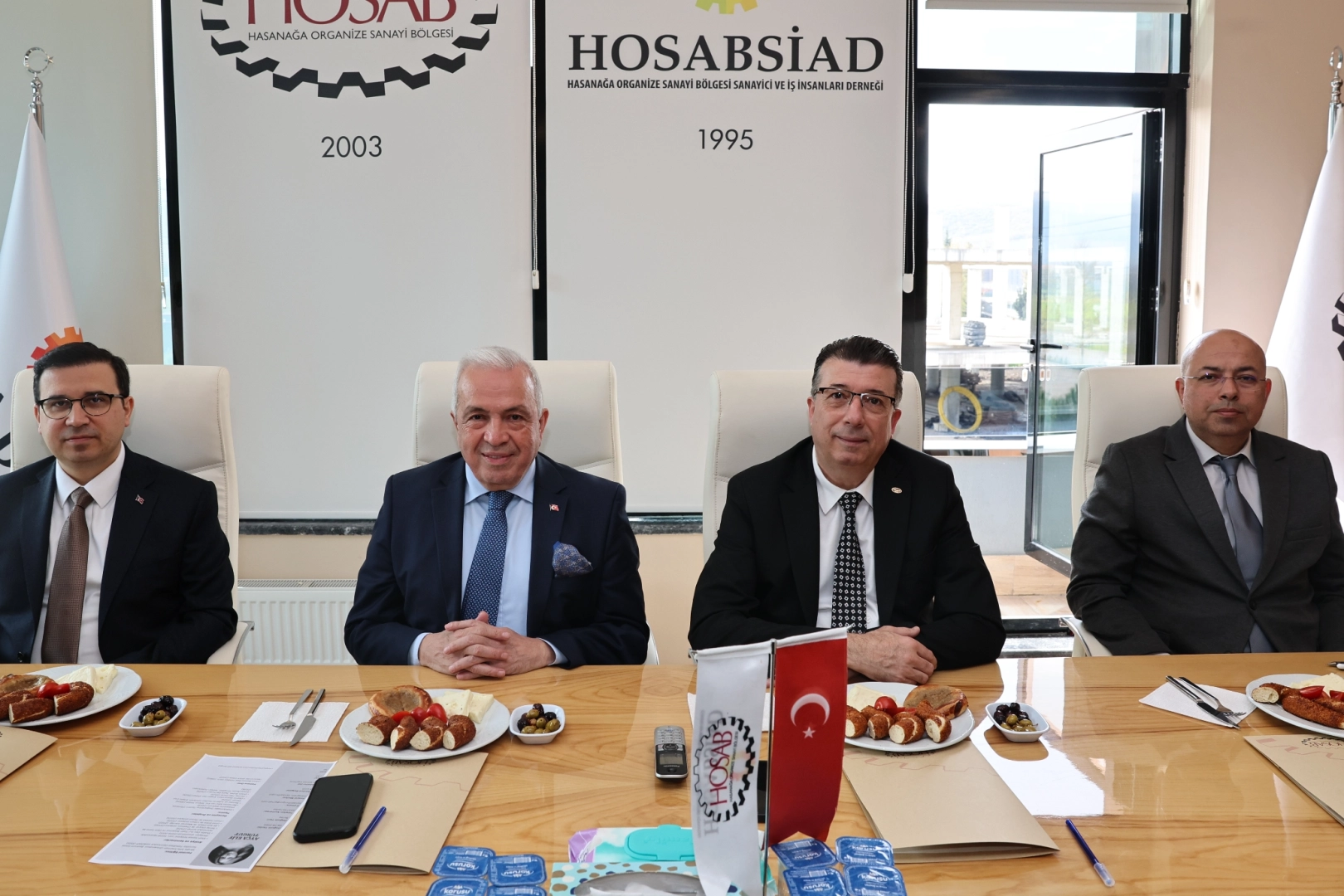 Başkan Şadi &Ouml;zdemir Sanayicilerle Ortak Akıl Toplantısında Buluştu