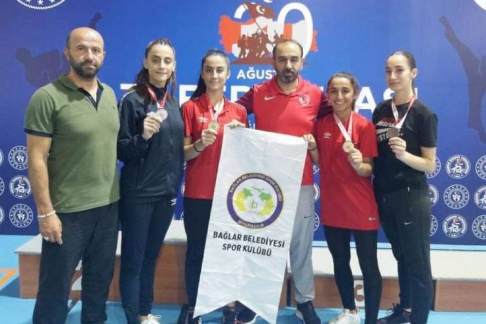 Diyarbakır Bağlar'ın karatecilerinden madalya rekoru
