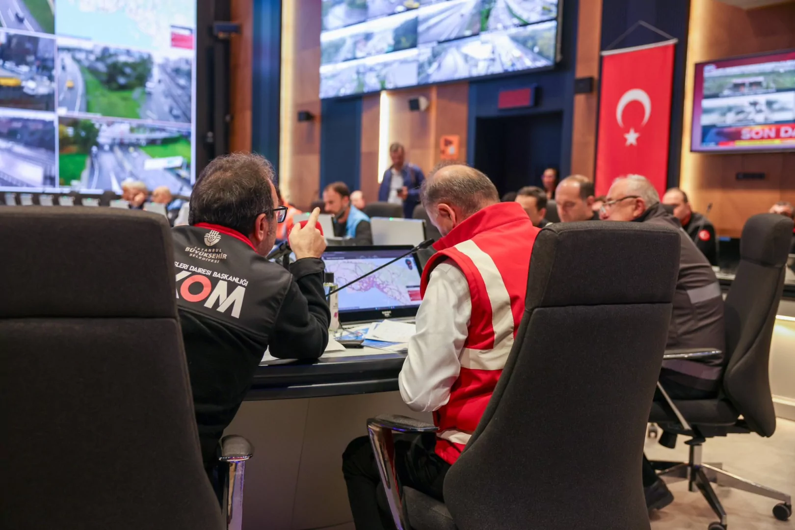 İstanbul&rsquo;da hasar tespit başladı... AFAD'ın uyarılarına dikkat!