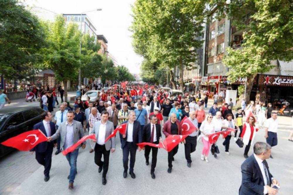 İnegöl'de 19 Mayıs 'Gençlik Yürüyüşü' ile başladı