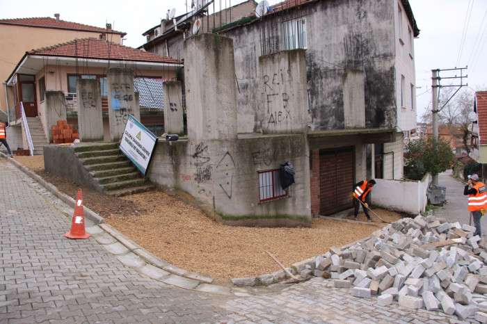 Yalova Belediyesi ekipleri çalışmalarını aralıksız sürdürüyor 