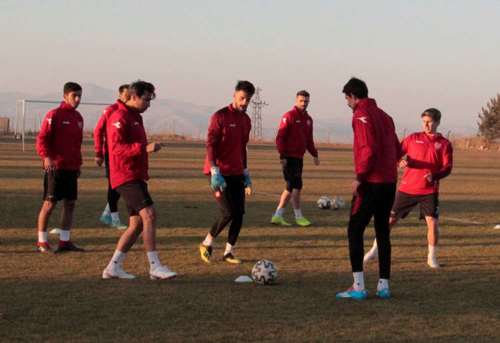 Nevşehir Belediyespor yarın topbaşı yapacak