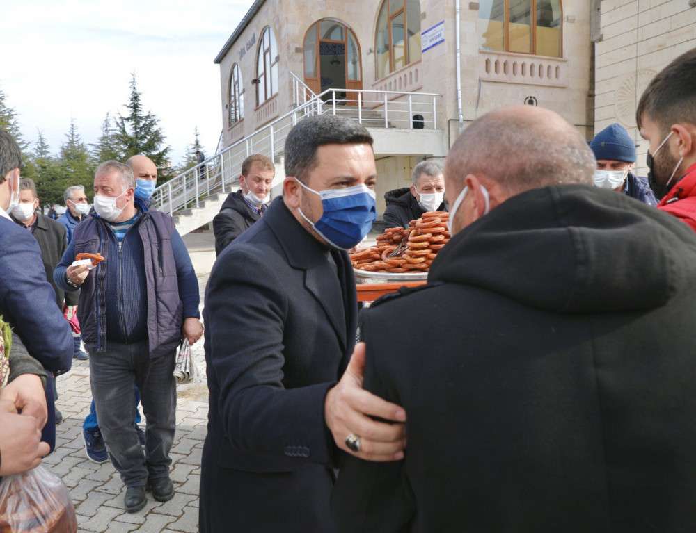 Belediye Başkanı Rasim Arı, esnaf ziyaretlerinde bulundu