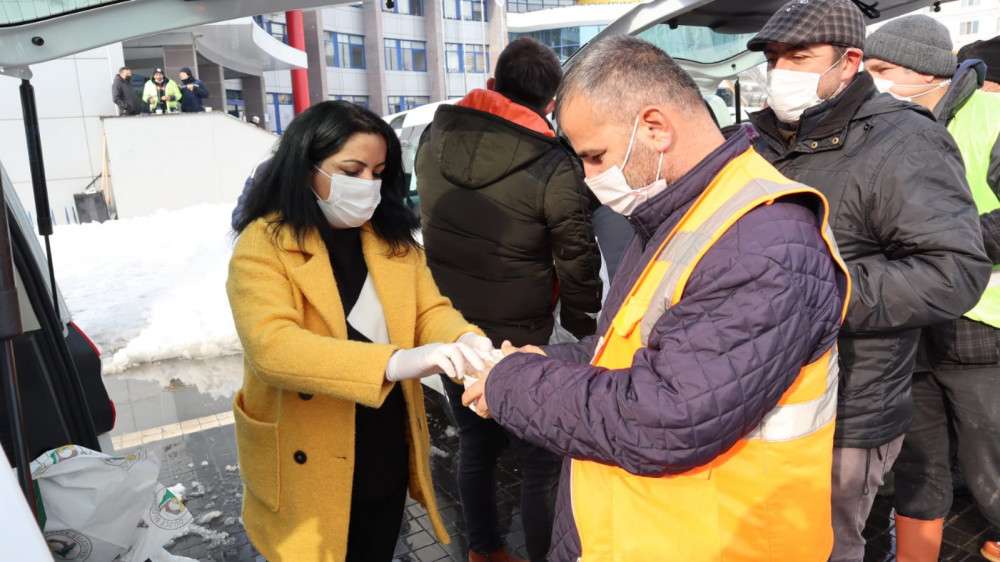 Düzce'de çalışmalara sıcak bir öğle arası