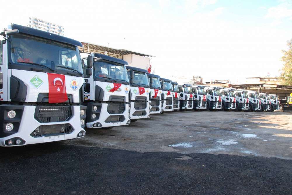 ASKİ bünyesine 28 adet kazı yükleyici, 15 adet vidanjör, 5 adet kanal temizleyici araç alındı