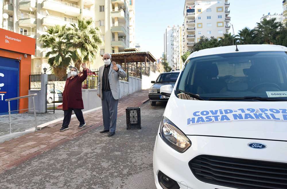 Adana Büyükşehir, Covid-19 salgınında sosyal belediyecilik anlayışını sürdürüyor