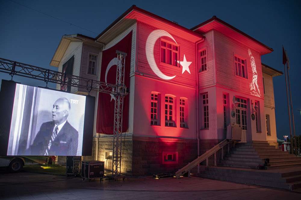 Her şeye rağmen bayramlar ve özel günler unutulmadı