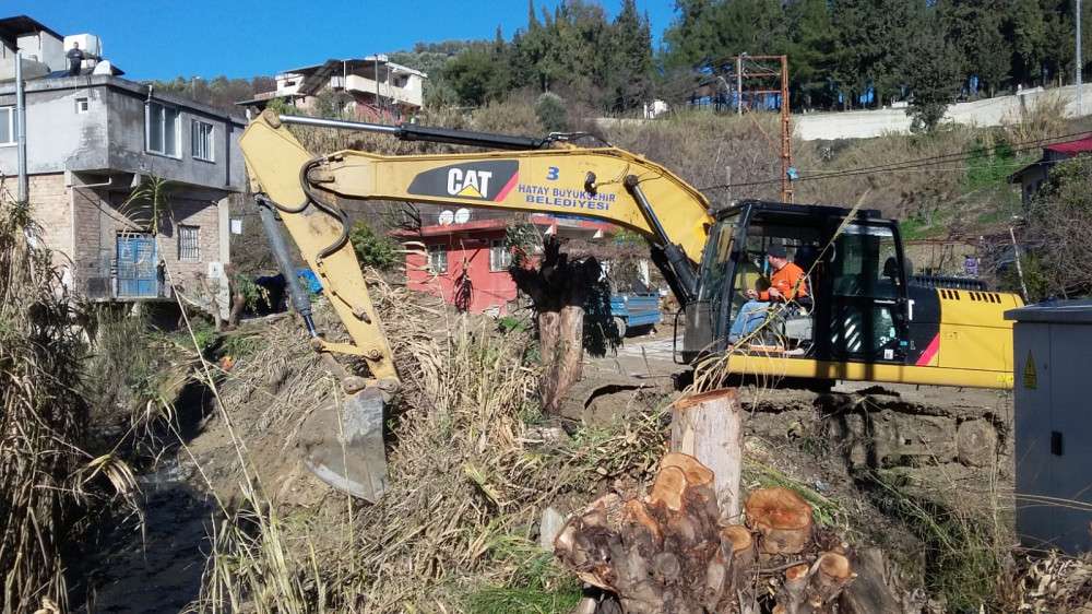 HBB ekipleri dere temizliği çalışmalarına devam ediyor