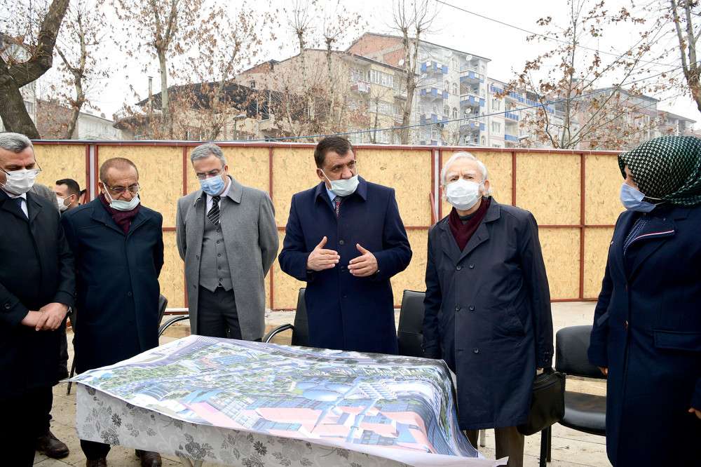 Malatya Kernek Meydanı’nda çalışmalar devam ediyor