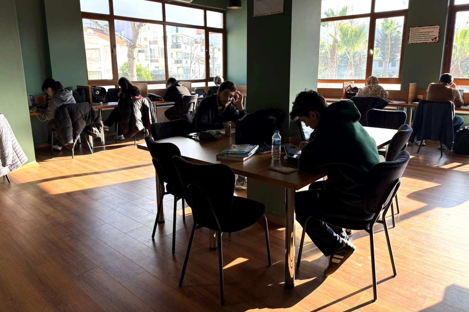 Yalova Belediyesi Kent K&uuml;t&uuml;phanesi Gen&ccedil;lerin Yeni Buluşma Noktası Oldu