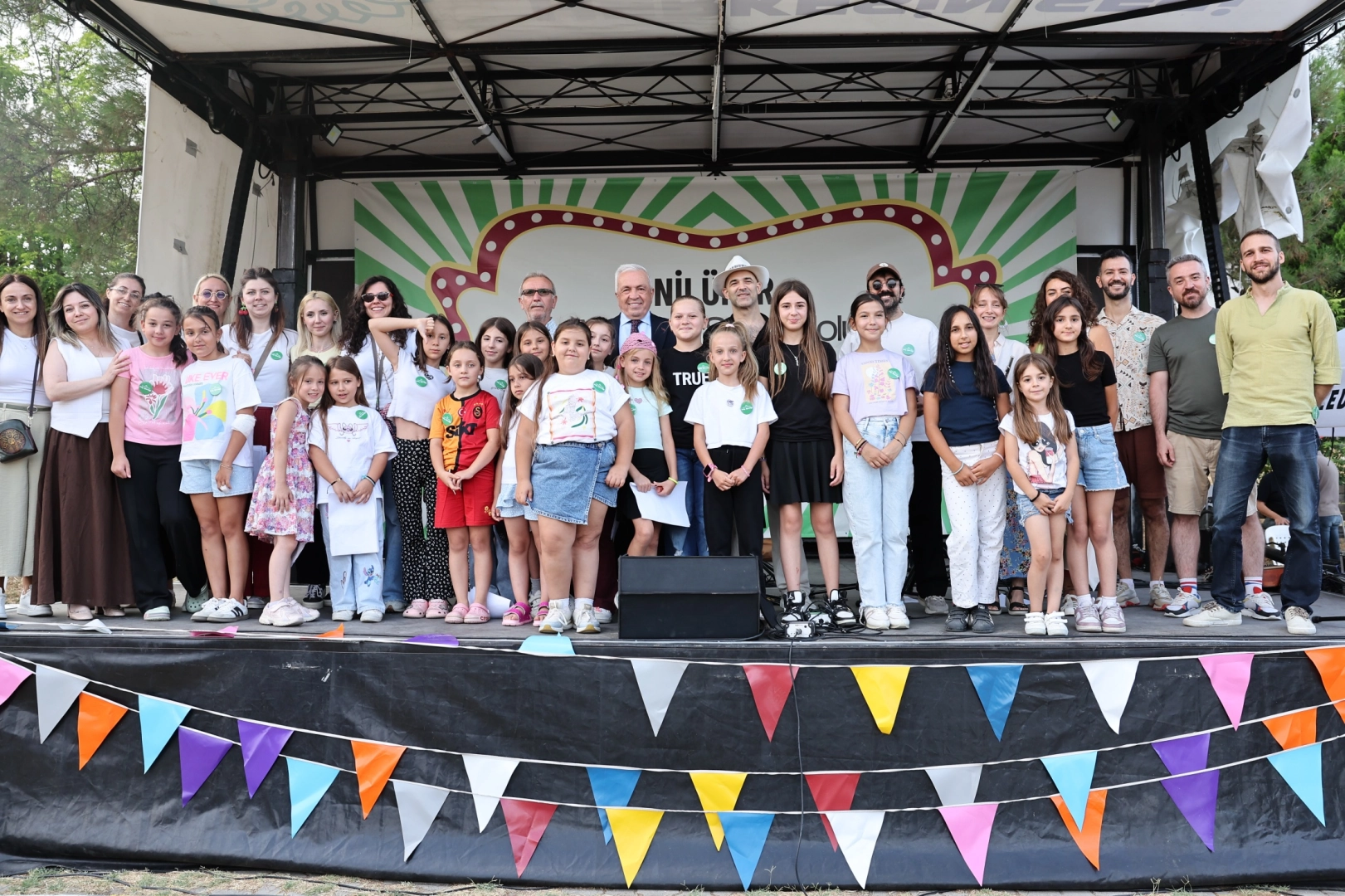 Nil&uuml;fer&rsquo;in &Ccedil;ocukları Sanatla Buluştu