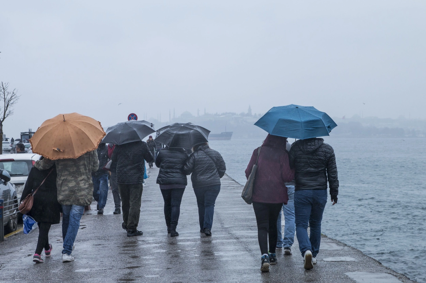 Sıcaklıklar D&uuml;ş&uuml;yor, Kuvvetli Sağanak Geliyor