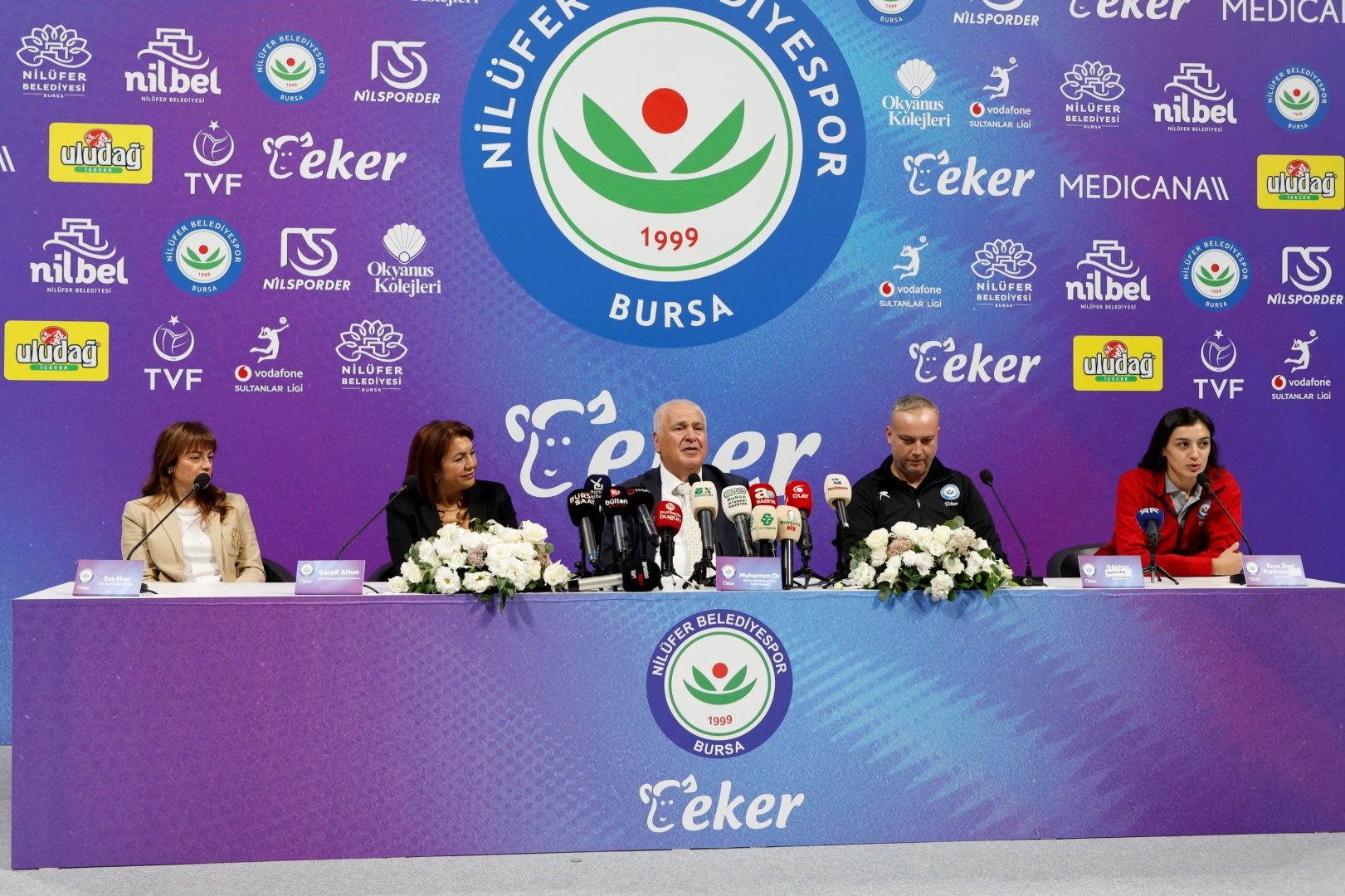 Nil&uuml;fer Belediyespor Eker Kadın Voleybol Takımı 2026-2027 Sezonu Kadrosu Tanıtıldı