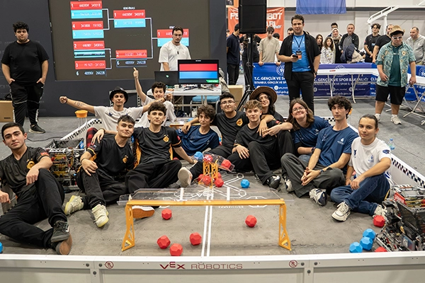 İBBTECH, 41 Takım Arasında Çifte Zafer Kazandı