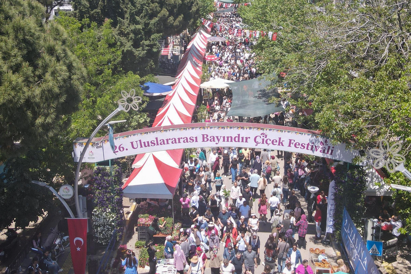 İzmir'de Bayındır 27. Uluslararası &Ccedil;i&ccedil;ek Festivali i&ccedil;in Geri Sayım