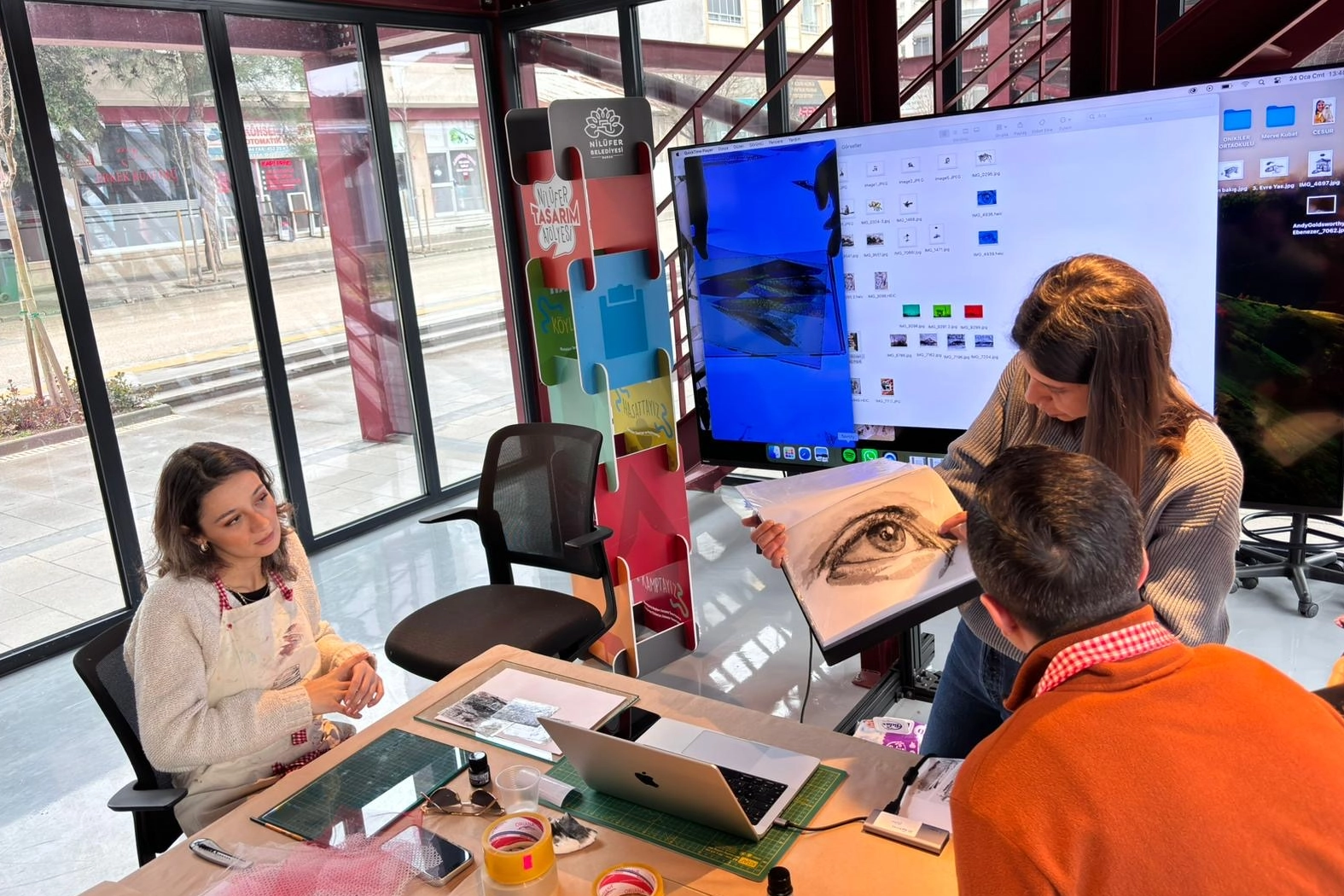 Pancar Deposu&rsquo;nda G&uuml;ndelik Malzemeler Sanata D&ouml;n&uuml;şt&uuml;