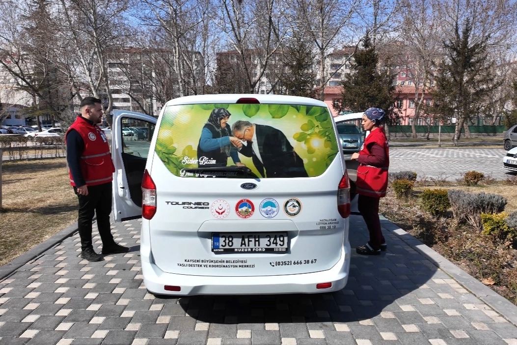 Kayseri B&uuml;y&uuml;kşehir&rsquo;den Yaşlılara Destek: YADES ile 3 Bin 135 Kişinin Hayatı Kolaylaştı