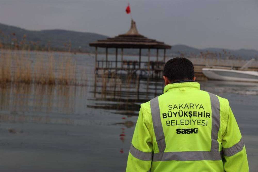 Sapanca Gölü'nde yakıt sızıntısı! Büyükşehirden önemli açıklama