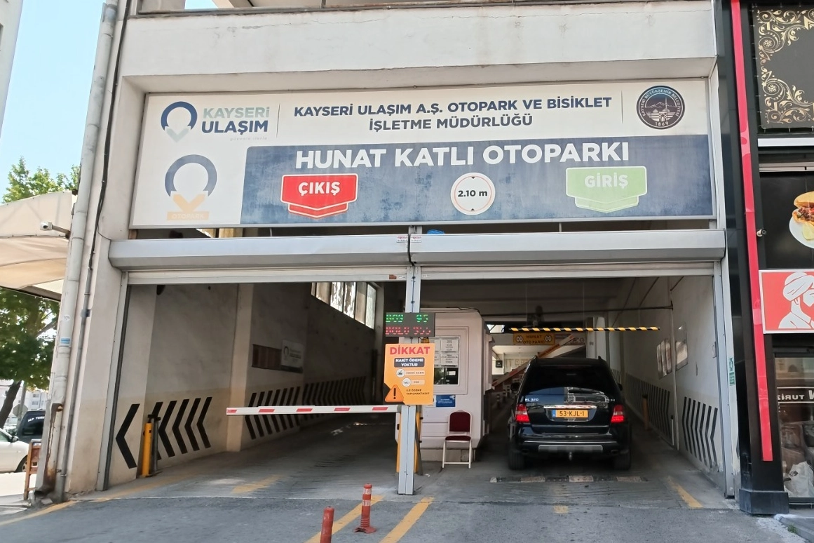 Kayseri'de&nbsp;B&uuml;y&uuml;kşehir'den Teknoloji ve Yerli Ar-Ge G&uuml;c&uuml;yle Akıllı Otopark Sistemi