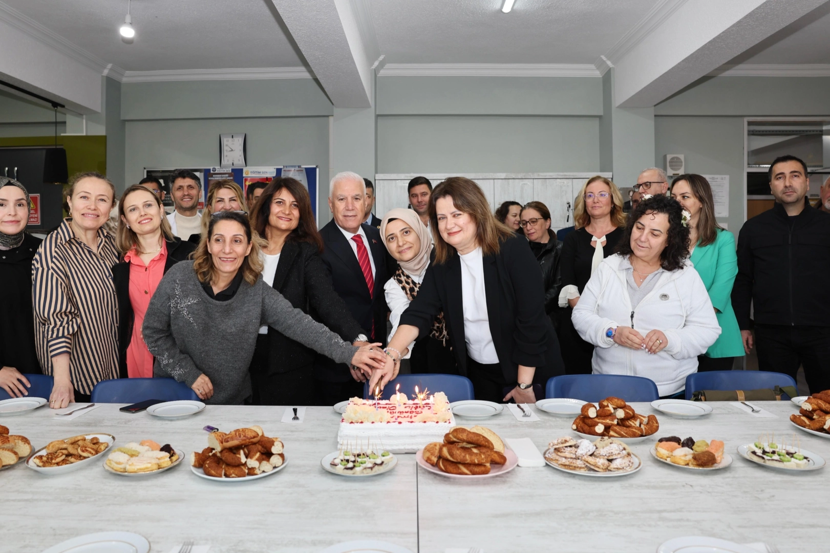 Başkan Bozbey’den Öğretmenlere Anlamlı Ziyaret
