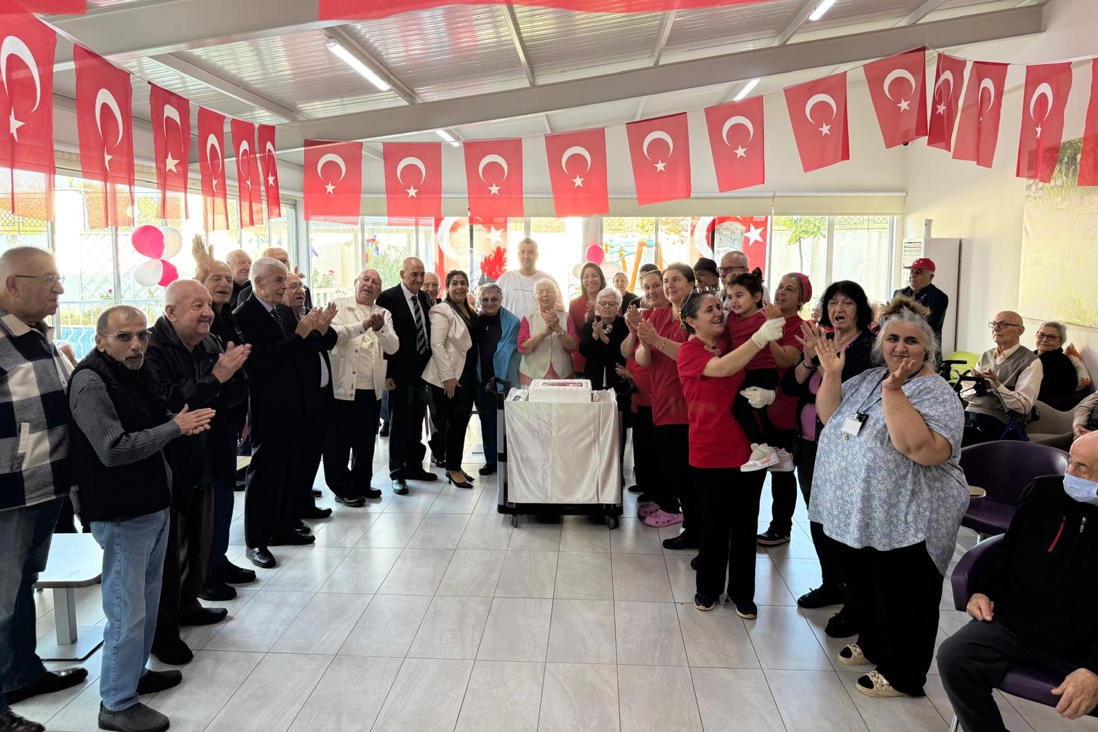 Nilüfer’in Büyüklerinden Cumhuriyet Bayramı’nda Coşkulu Kutlama