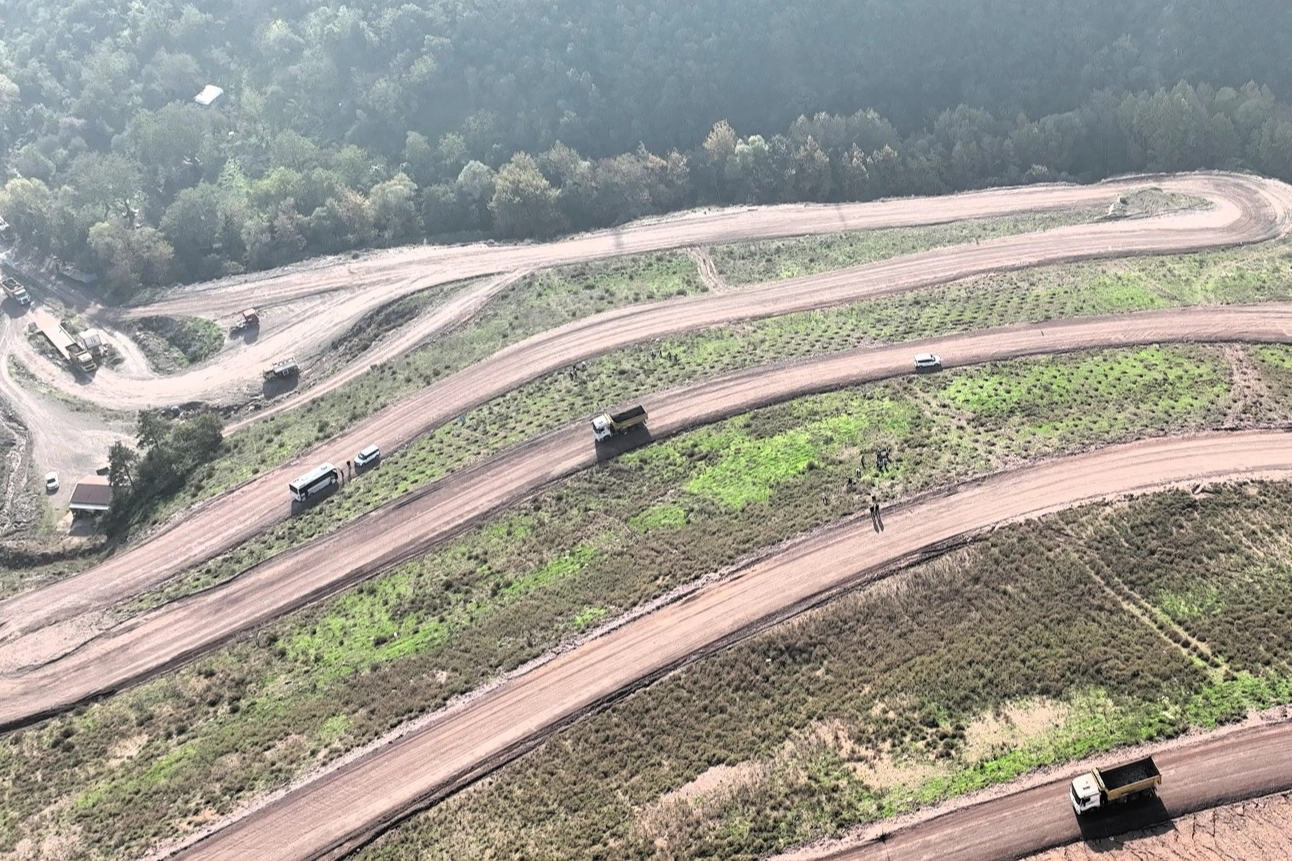 Büyükşehir'in Dokunuşlarıyla Kocaeli Yeşile Doyuyor
