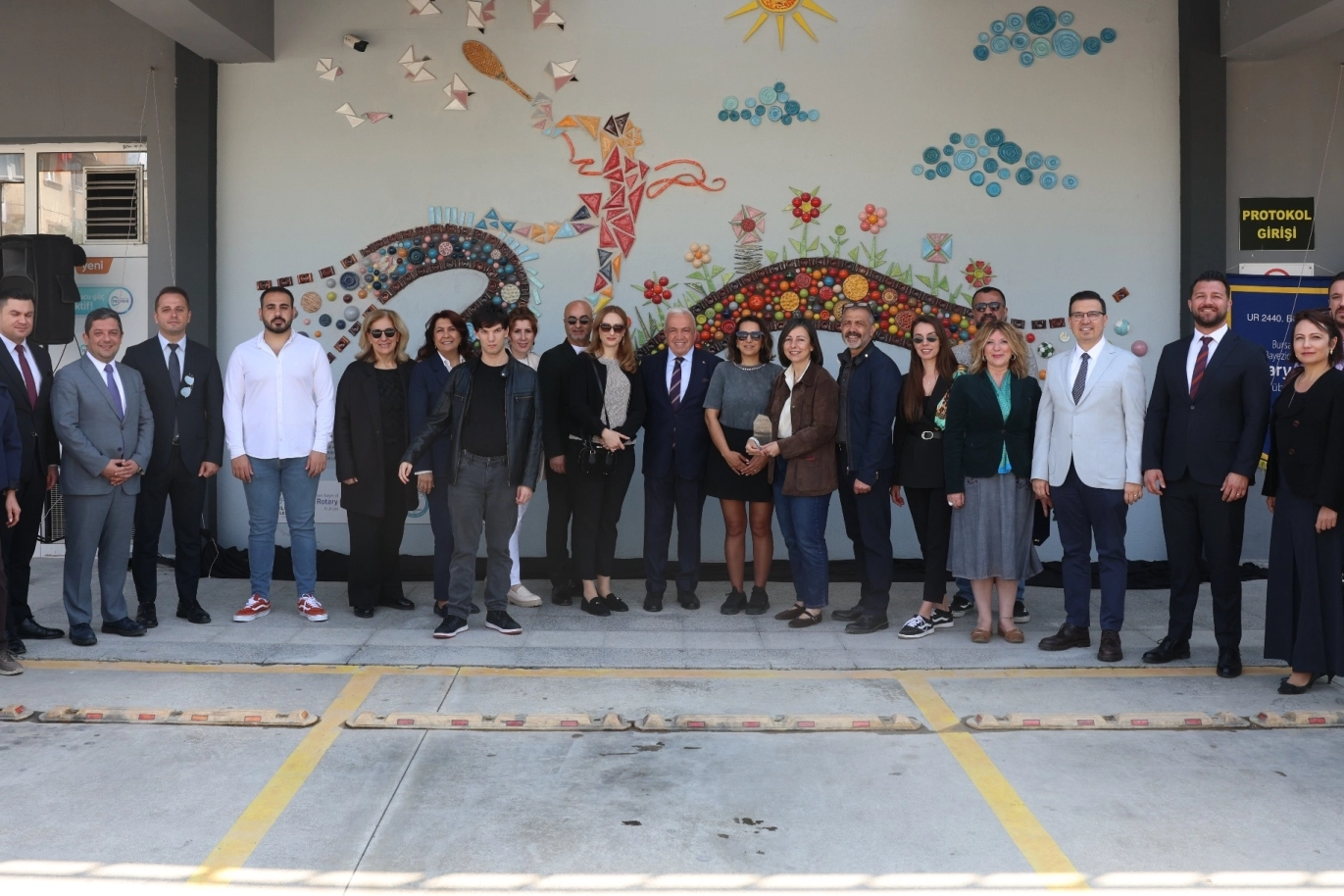 Nil&uuml;fer&rsquo;de Renkli Dayanışma