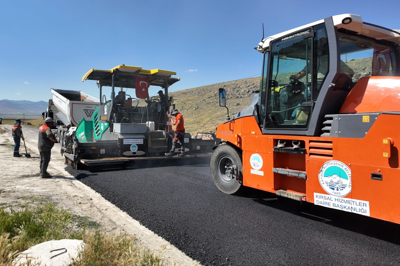 Kayseri B&uuml;y&uuml;kşehir'den İncesu Kırsalına 17,5 Milyon TL'lik Sıcak Asfalt Yatırımı