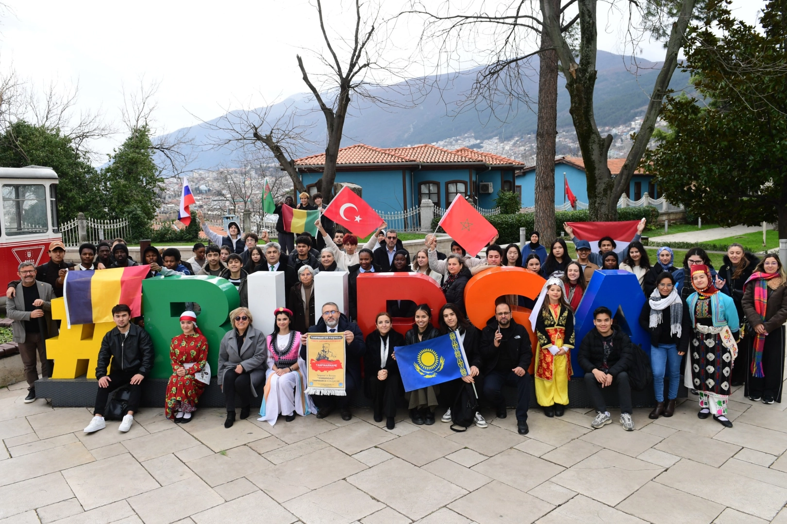 Bursa&rsquo;nın 700 Yıllık Hafızası Tanpınar&rsquo;ın İzinde Anlatıldı