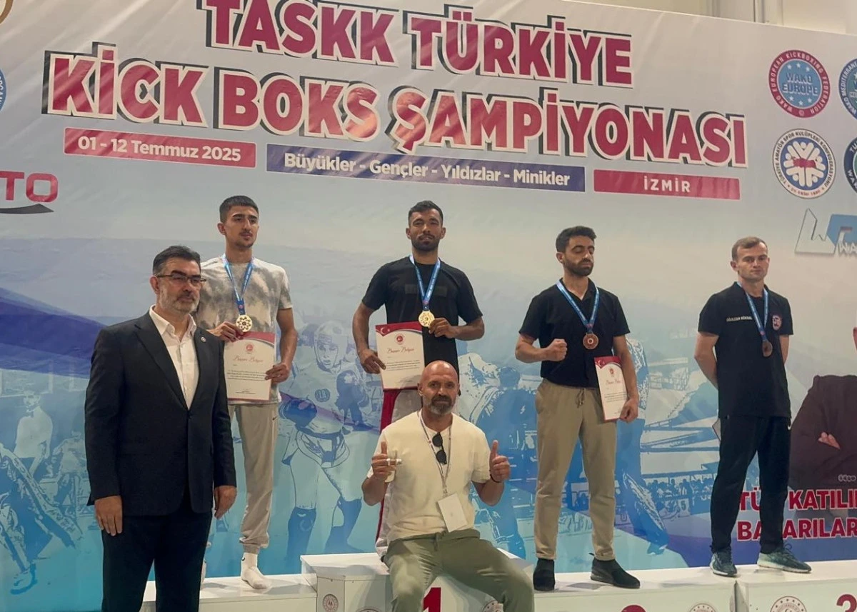 Akdeniz'in gururu Hatip Emlek, kicks boks'ta Dünya Şampiyonası'na gidiyor