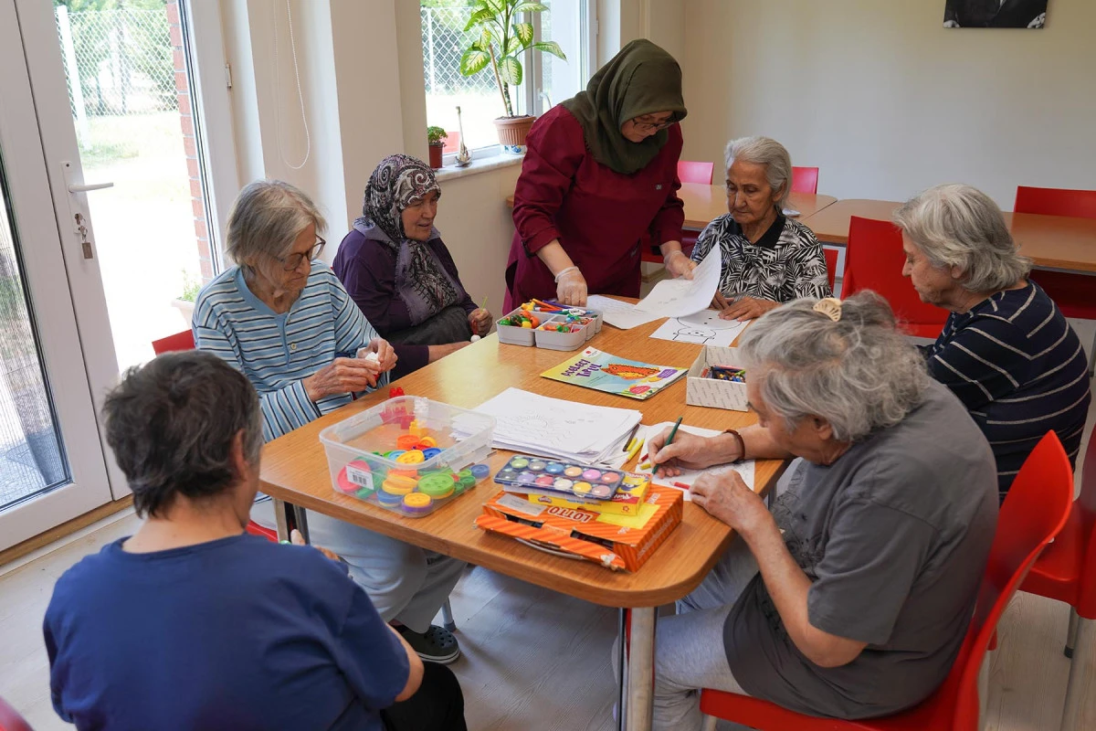 Alzheimer Hastaları Tepebaşı'nda Emin Ellerde