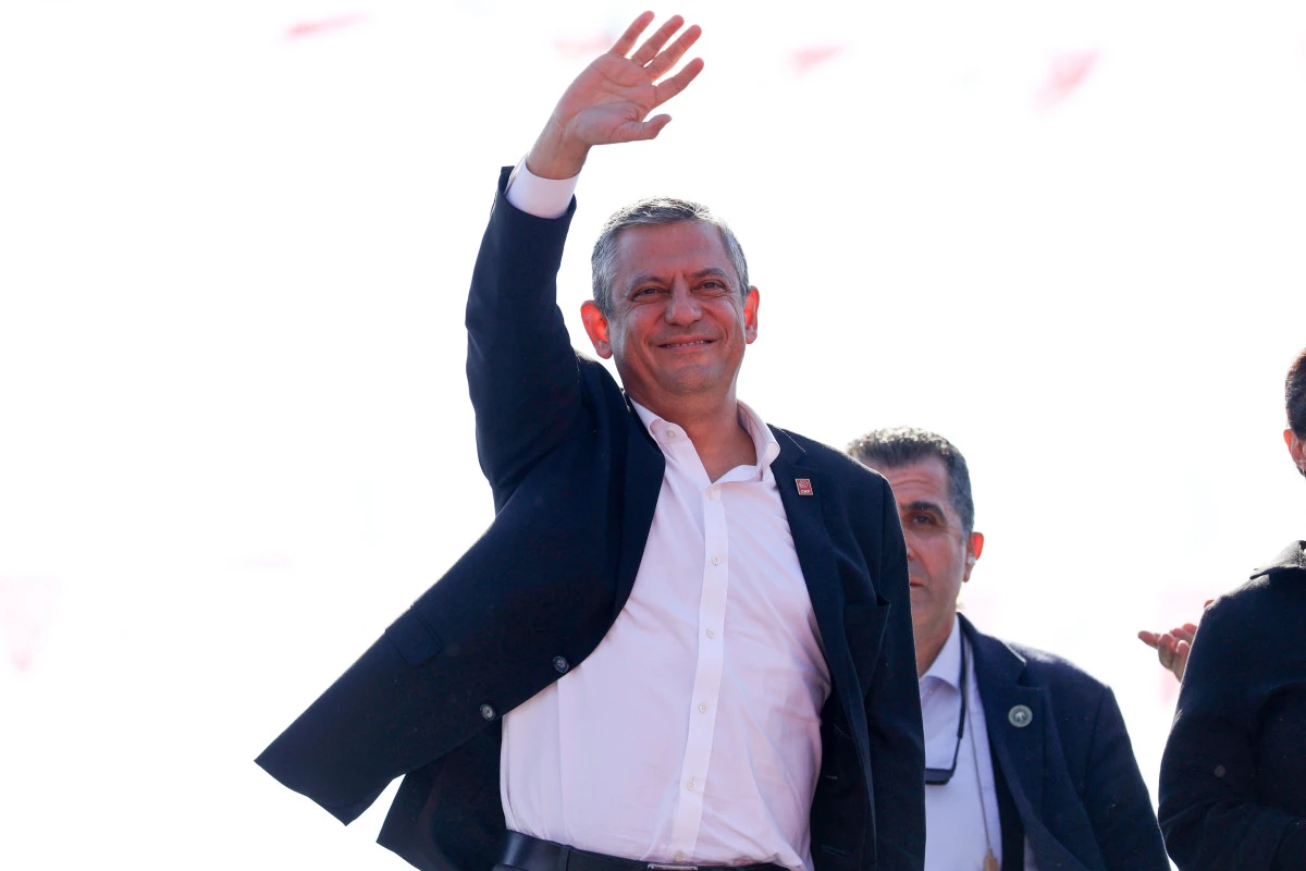 CHP Genel Başkanı &Ouml;zg&uuml;r &Ouml;zel: &ldquo;D&uuml;şman Hukuku Uygulayanlarla Oturup Konuşmam, &Ouml;nce O Baltanı Yakacaksın&rdquo;