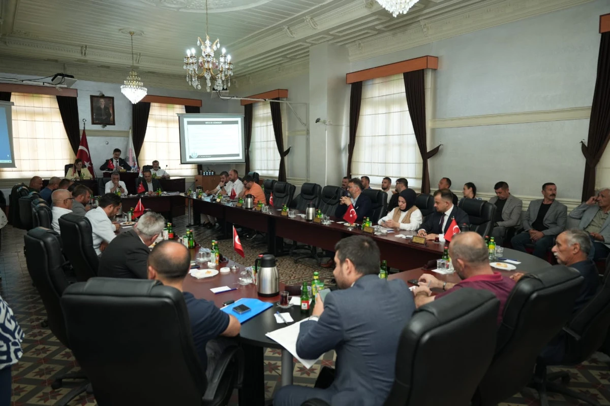 Eski İyi Partili Yeni AK Partili Başkan Meclisten Onay Alamadı