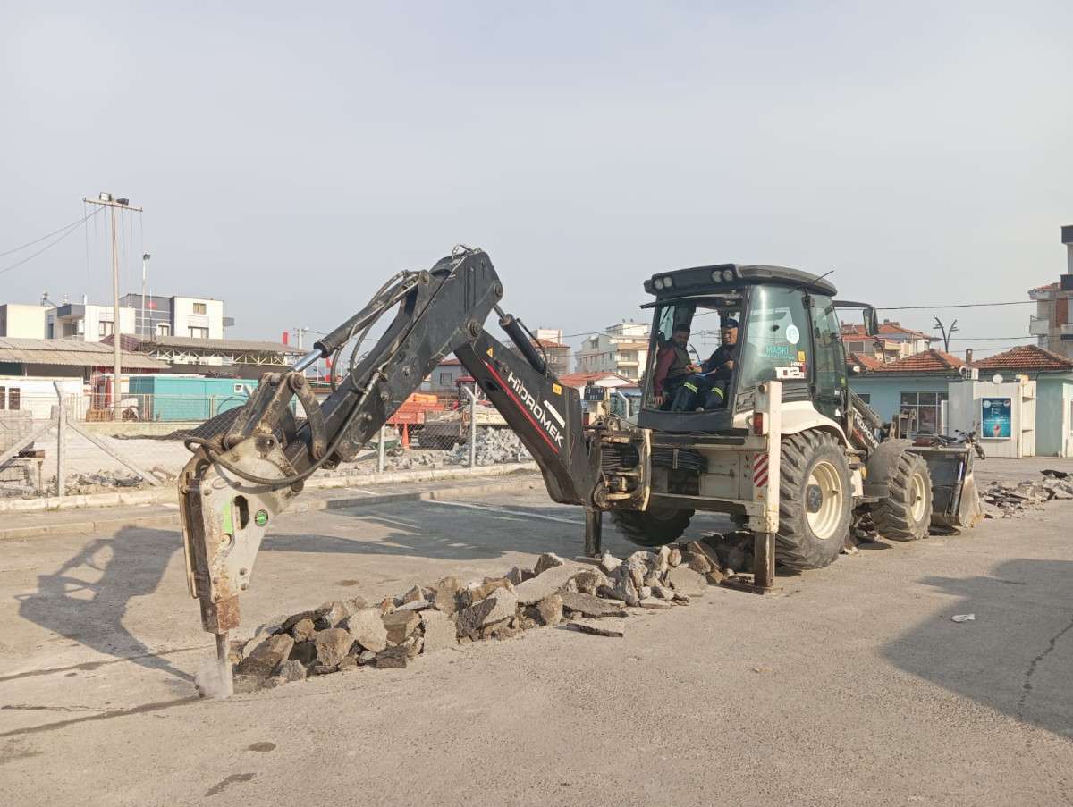  Gölmarmara otogar bölgesinde yağmur suyu hattı çalışması