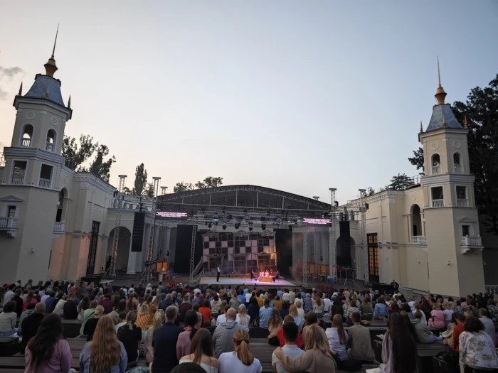 Kocaeli Şehir Tiyatroları, Dünya sahnesinde